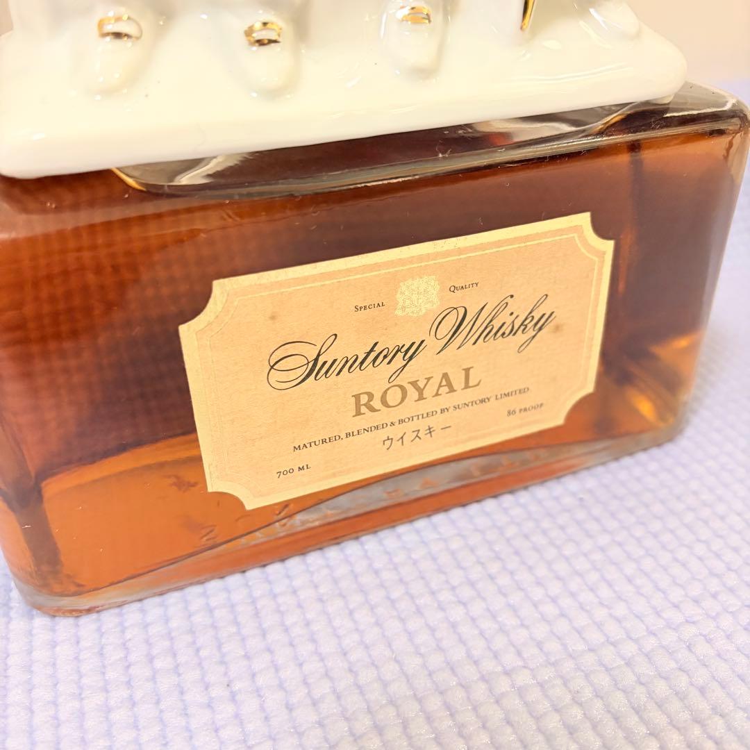 サントリーウイスキー ロイヤル 700ml
