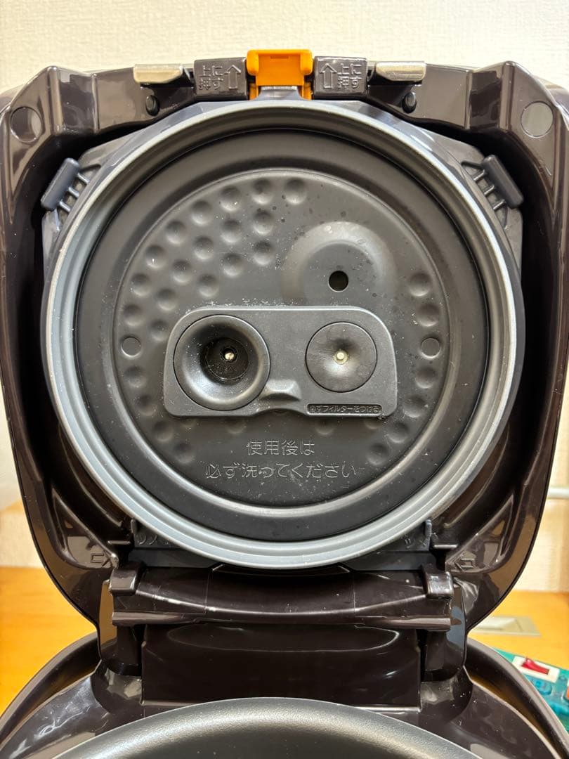 女性オーナー象印　圧力IH炊飯器　5.5合　 NP-ZW10 　　2022年製
