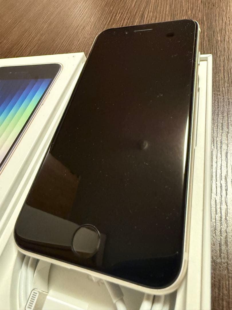 iPhone SE 第3世代64GB スターライト
