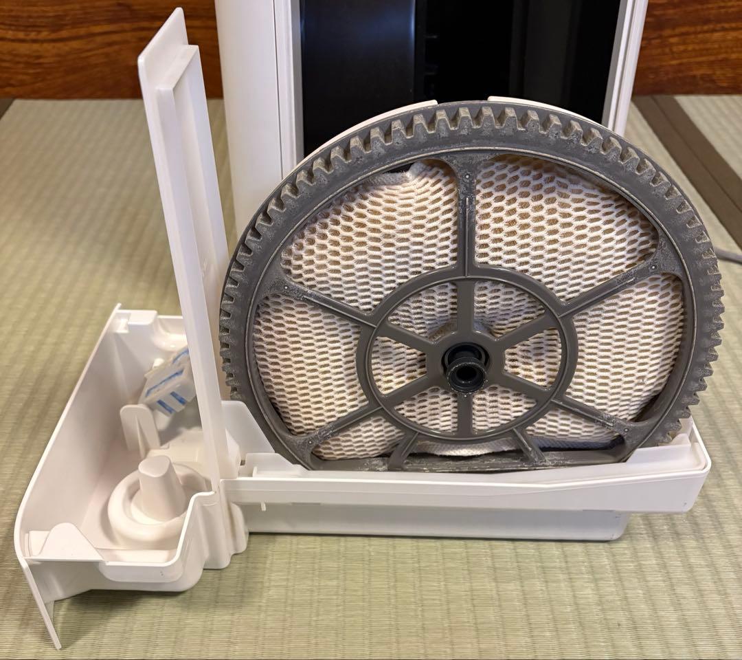 シャープ　KI-JS70-W 加湿空気清浄機　プラズマクラスター　花粉症