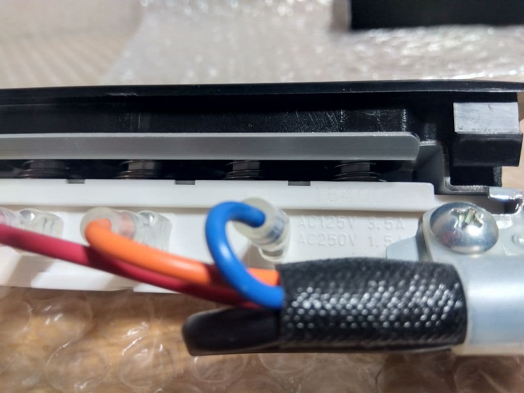yoshi 富士工業製 レンジフードスイッチ と スイッチカバーです！