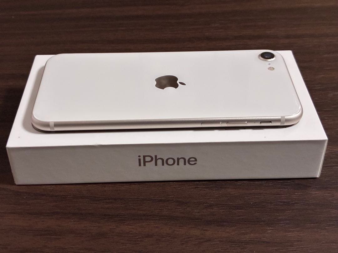 Apple iPhone SE 第三世代 SIMフリー バッテリー 83% 美品
