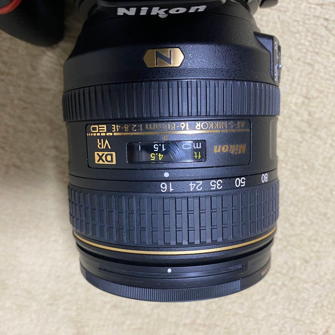 美品 Nikon D5600 16-80mm f2.8-4VRシャッタ-949回