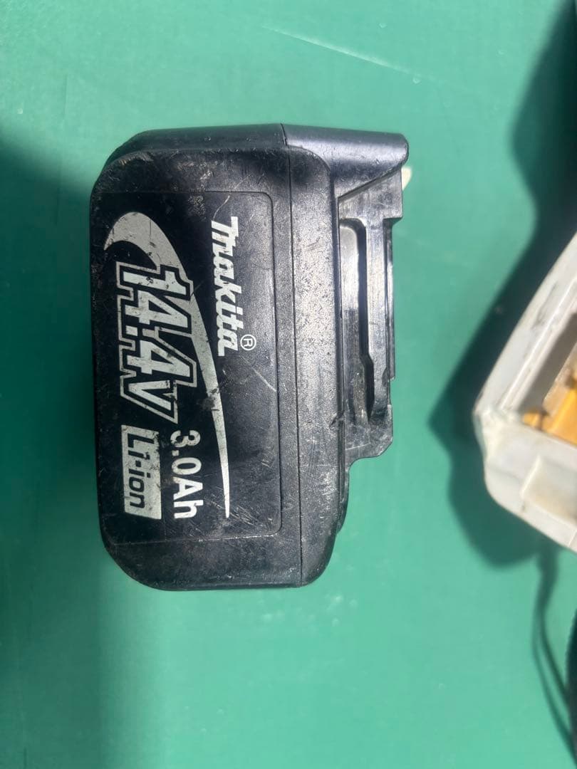 Makita コードレスクリーナー 掃除機 14.4V バッテリー付き