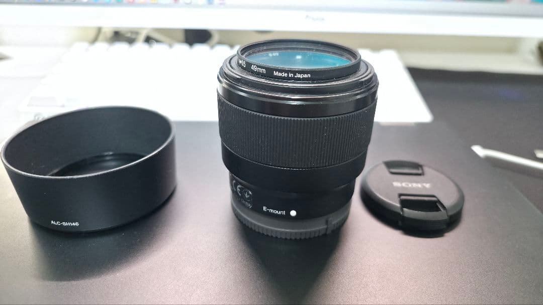 SONY 50mm 単焦点レンズ 本体 SEL50F18おまけ付き