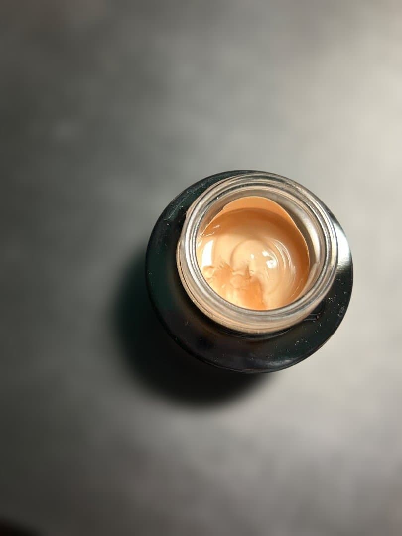 ファンデーション KANEBO LIVELY SKIN WEAR II 220 Shell