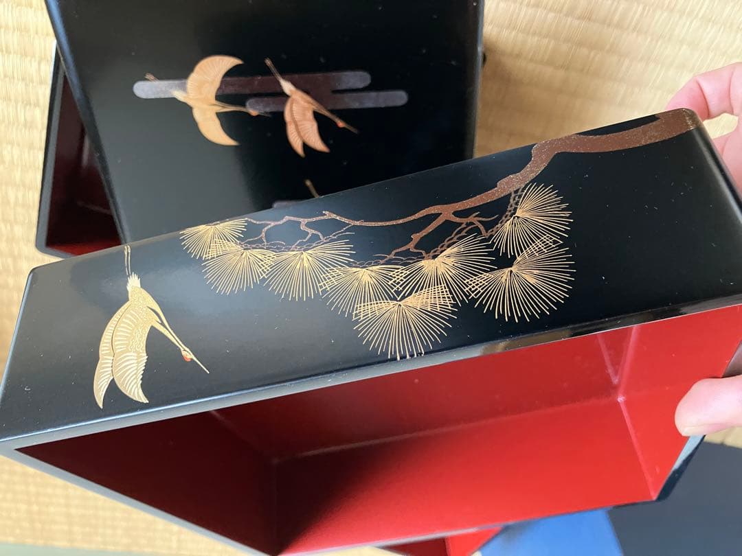 金色の鶴と松の3段重箱　漆器　会津塗り