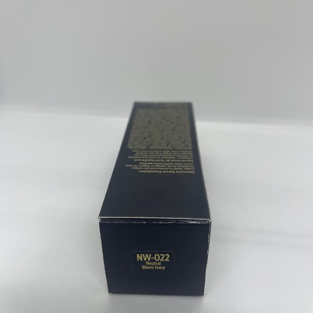 BOBBI BROWN インテンシプ　セラム　ファンデーション　NW-022