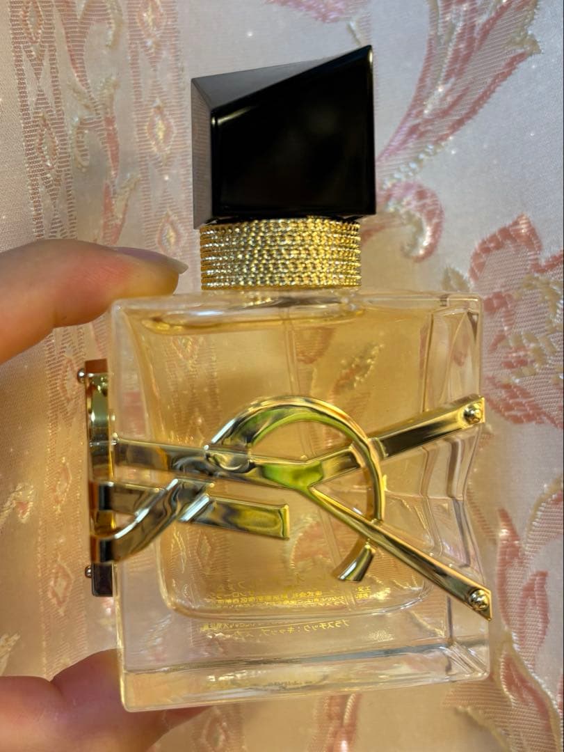 YVES SAINT LAURENTリブレ オーデパルファム 30ml箱付き