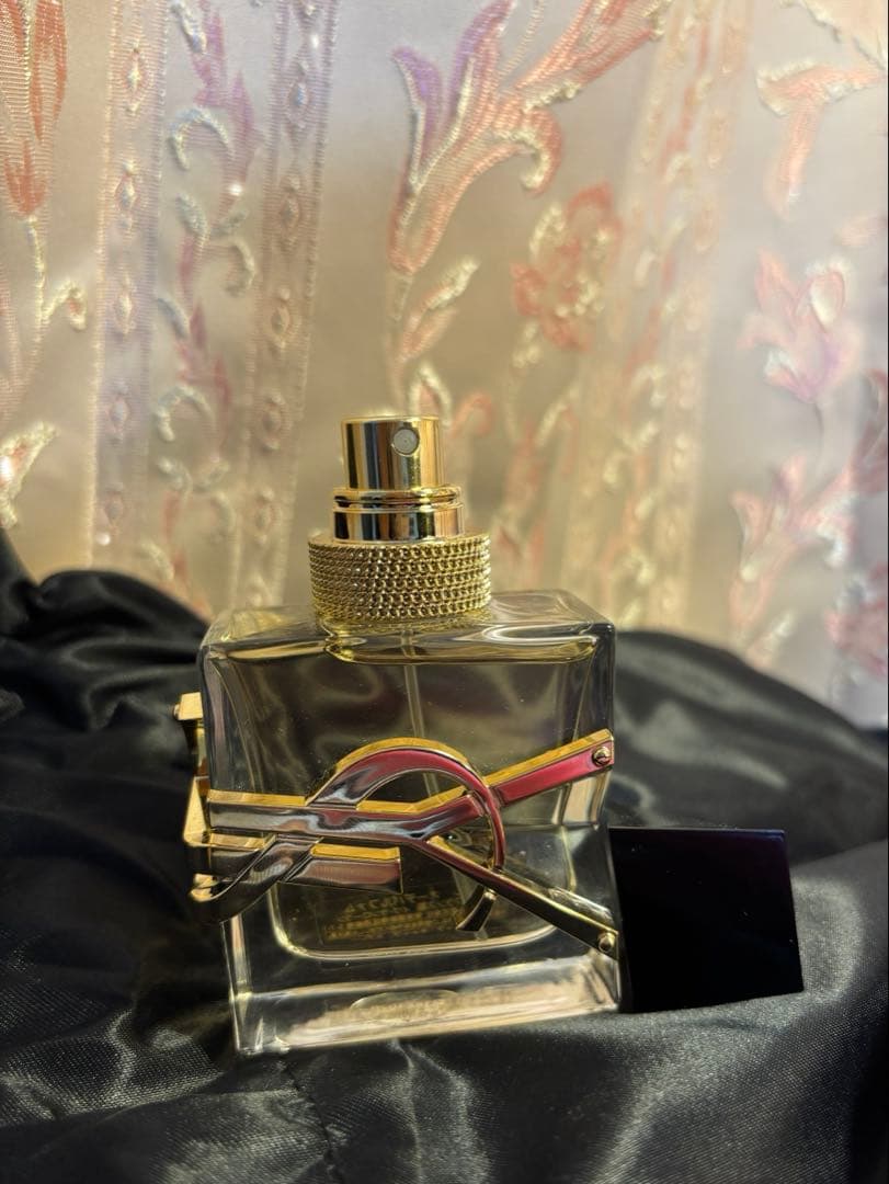 YVES SAINT LAURENTリブレ オーデパルファム 30ml箱付き