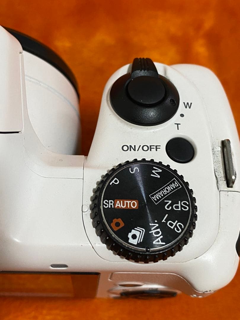 激レア白ホワイト❤️FUJIFILM FINEPIX S コンパクトデジタルカメラ