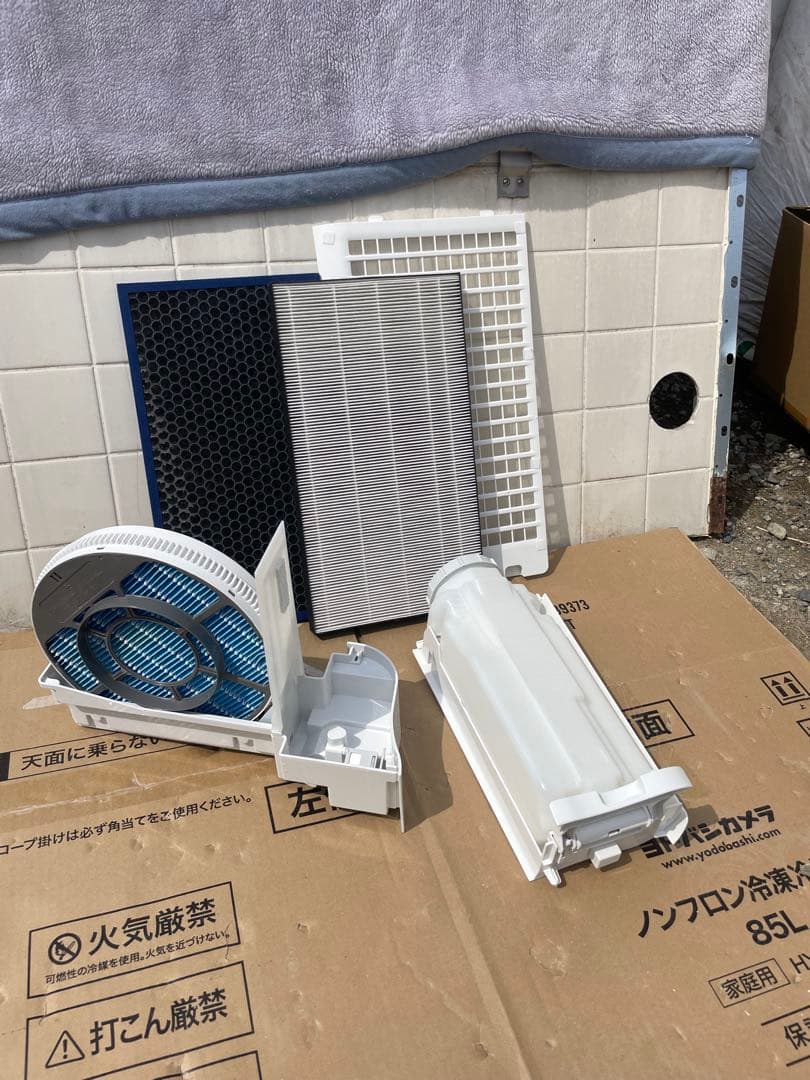 花粉対策特価！SHARP 空気清浄機 KC-R50-W 2023年製　在庫わずか