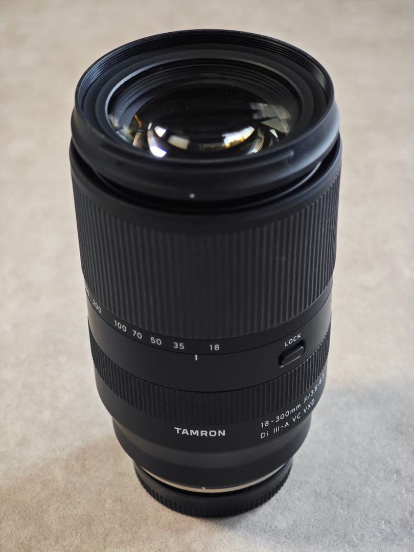 タムロン 18-300mm F/3.5-6.3 Di III-A VC VXD