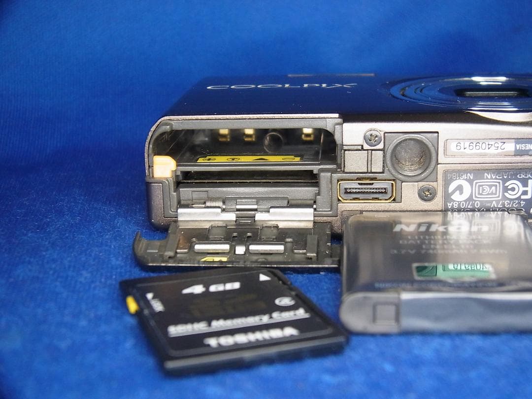 #3567 COOLPIX S700 Nikon 電池・充電器・SD