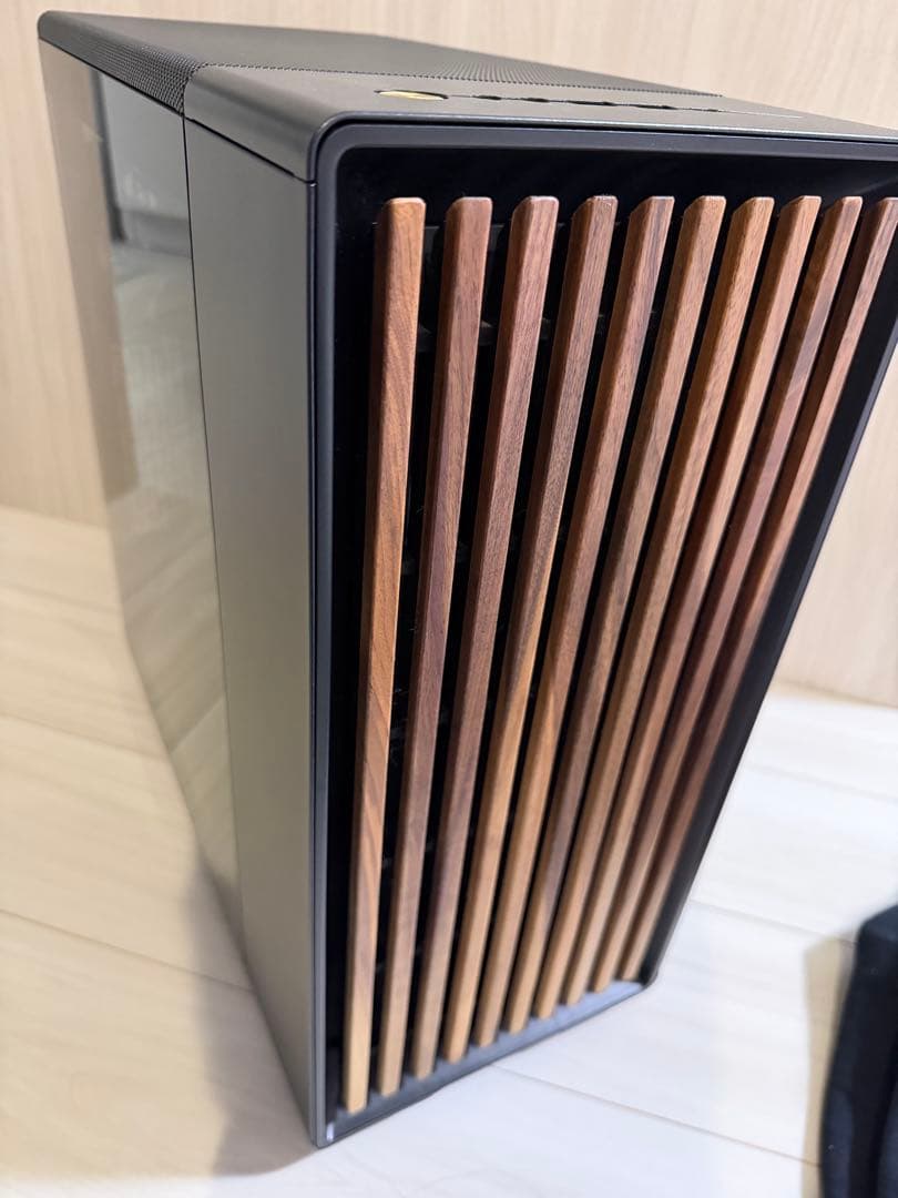 【美品】 Fractal Design North Black TG