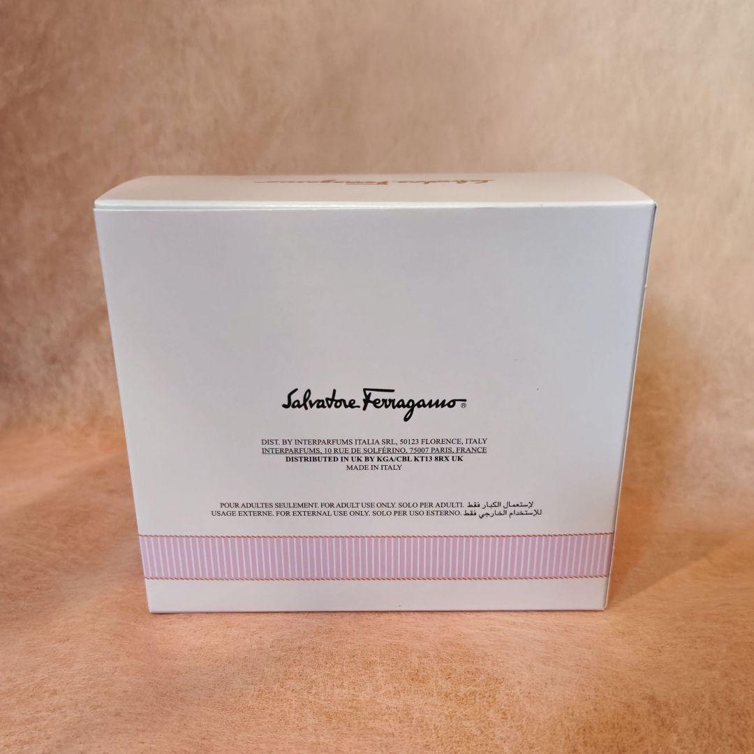 フェラガモ　シニョリーナ　Signorina オードトワレ 50ml　新品箱付き