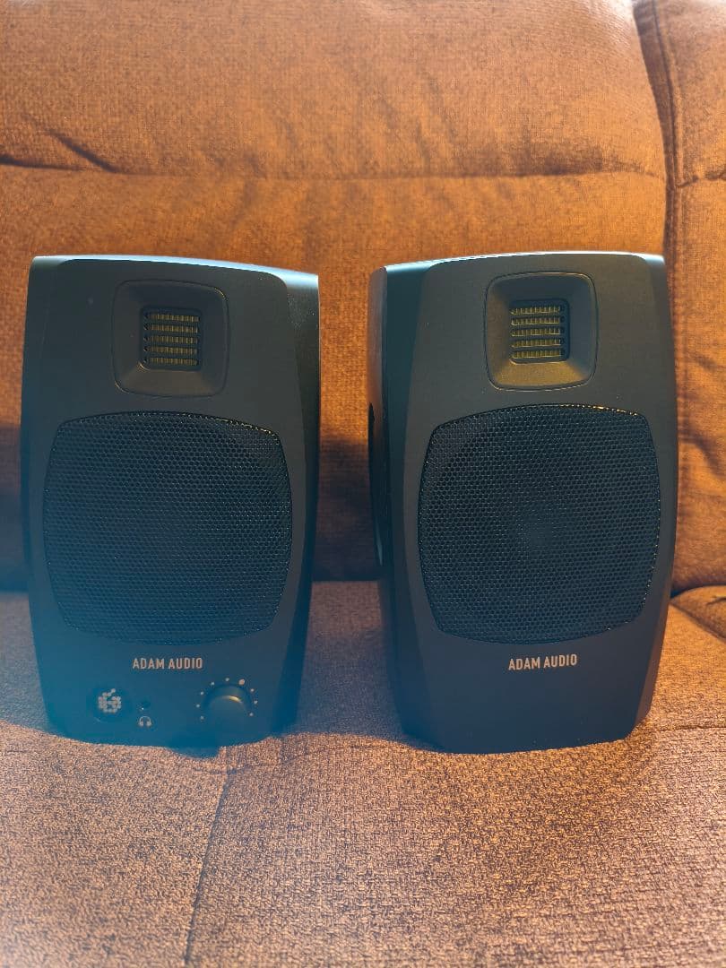 スピーカー・ウーファー ADAM AUDIO d3v