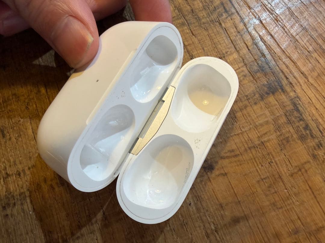 AirPods Pro 2nd （第２世代）　 ライトニングA2700