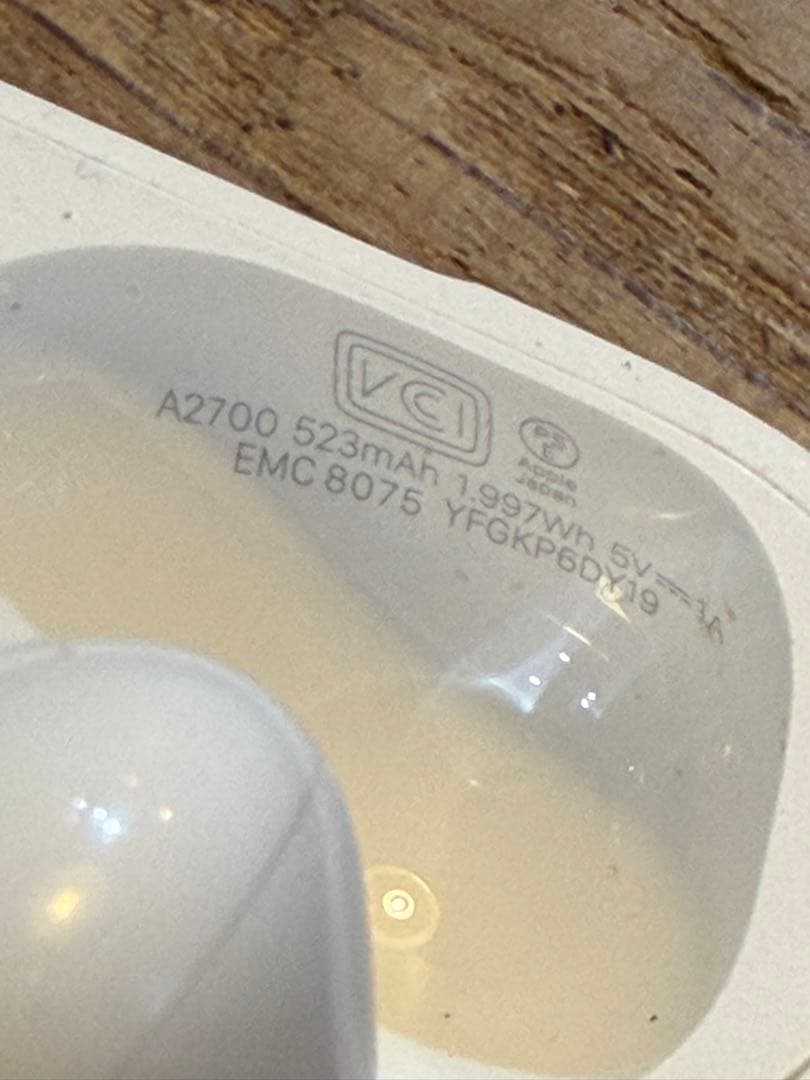 AirPods Pro 2nd （第２世代）　 ライトニングA2700