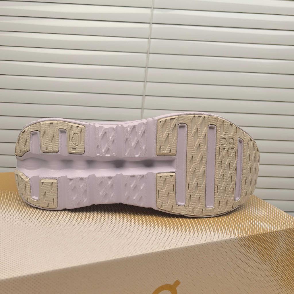 On LOEWE Cloudtilt　ロエベ×オン 24cm