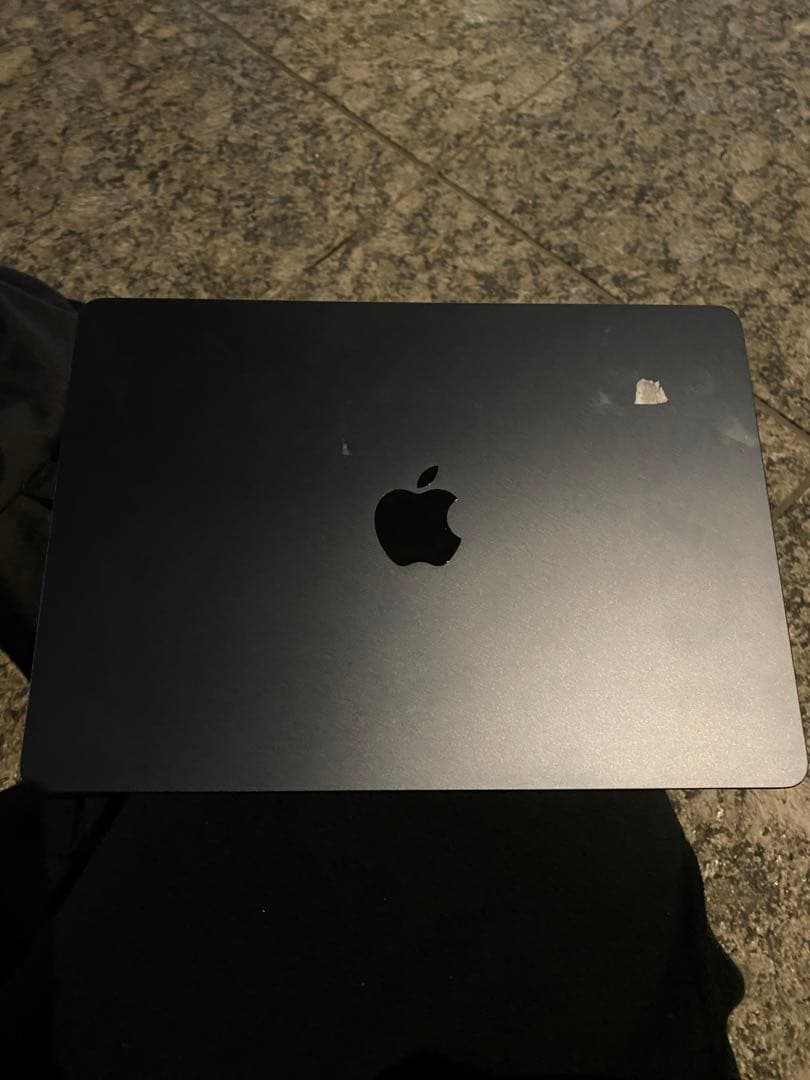 MacBook Air M2 8GBスペースグレー