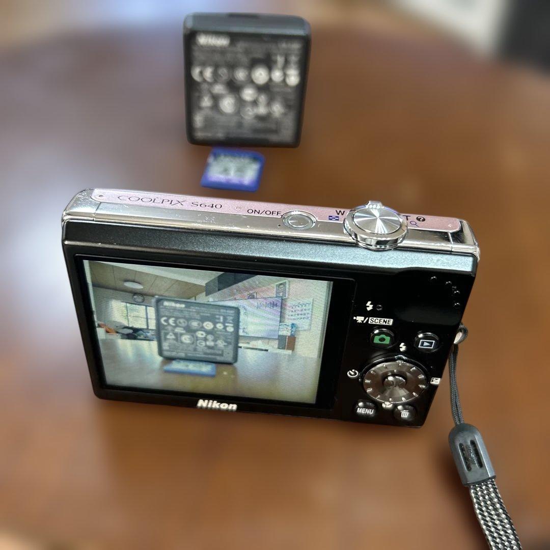 デジタルカメラ Nikon Coolpix S640