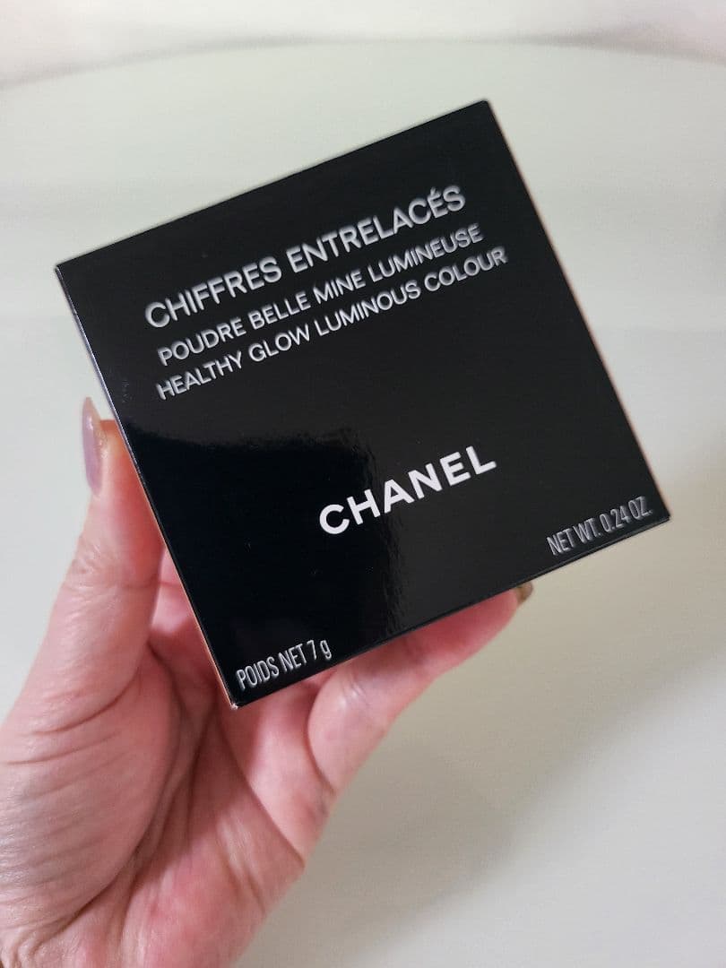 【新品】CHANEL店舗限定品　定価8910円シフルサントルサセフェイスパウダー