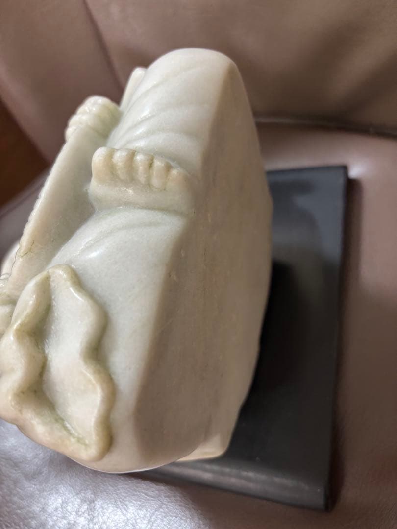 骨董　石製　布袋様　置物　高さ16cm 重さ3.3kg 緑がかった白色