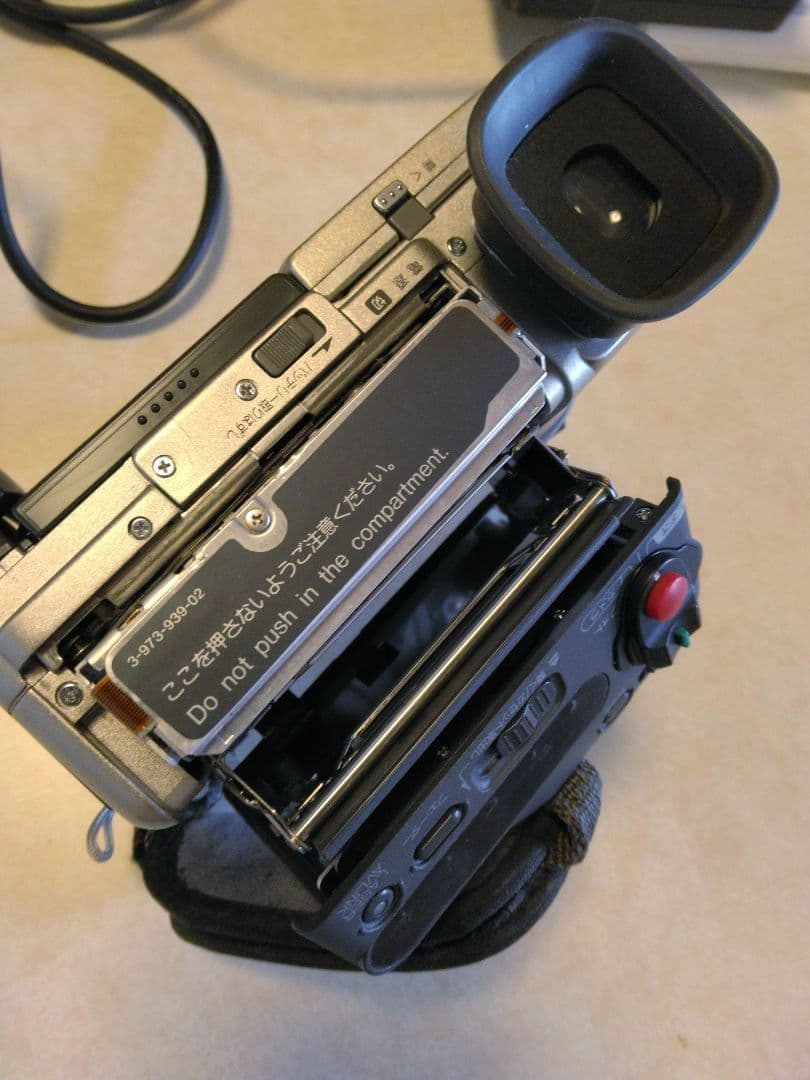 ビデオカメラ Sony Handycam DCR-PC10