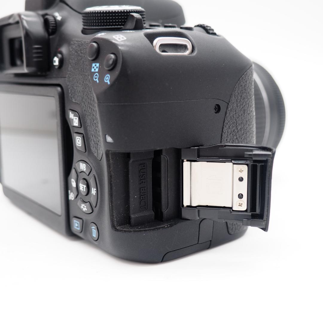 【ショット2331回！】Canon EOS Kiss X8i デジタル一眼