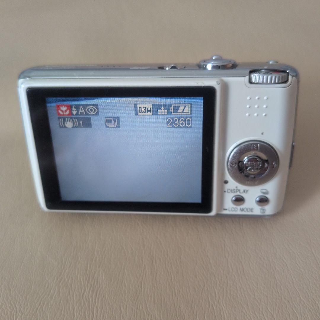 デジカメ Panasonic LUMIX ホワイト　DMC-FX01　完動品
