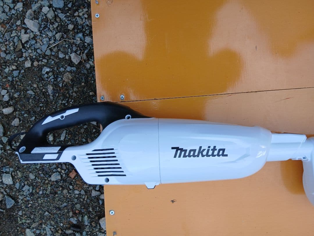マキタ　18v　掃除機