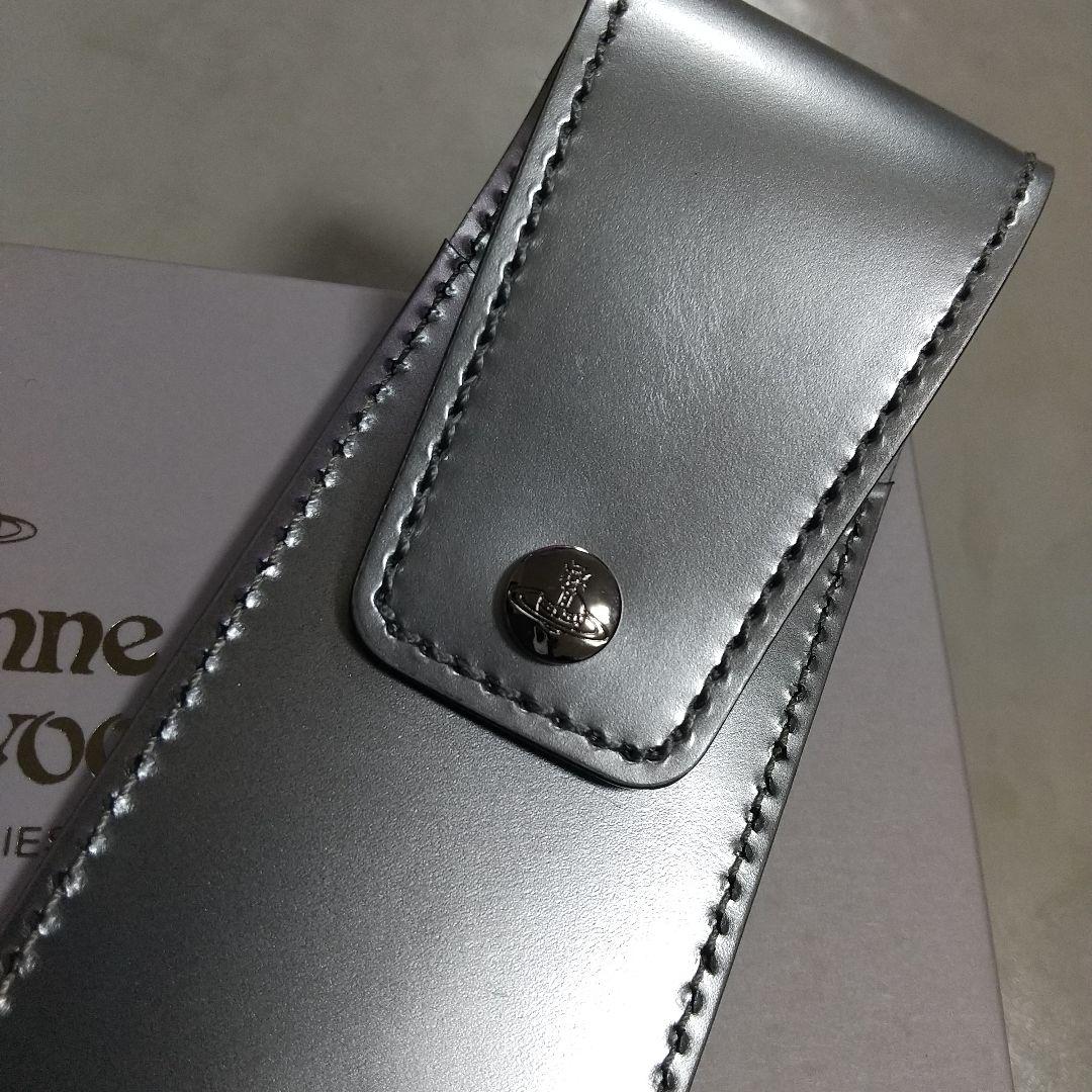 新品同様 Vivienne Westwood ペンケース シルバー ヴィヴィアン