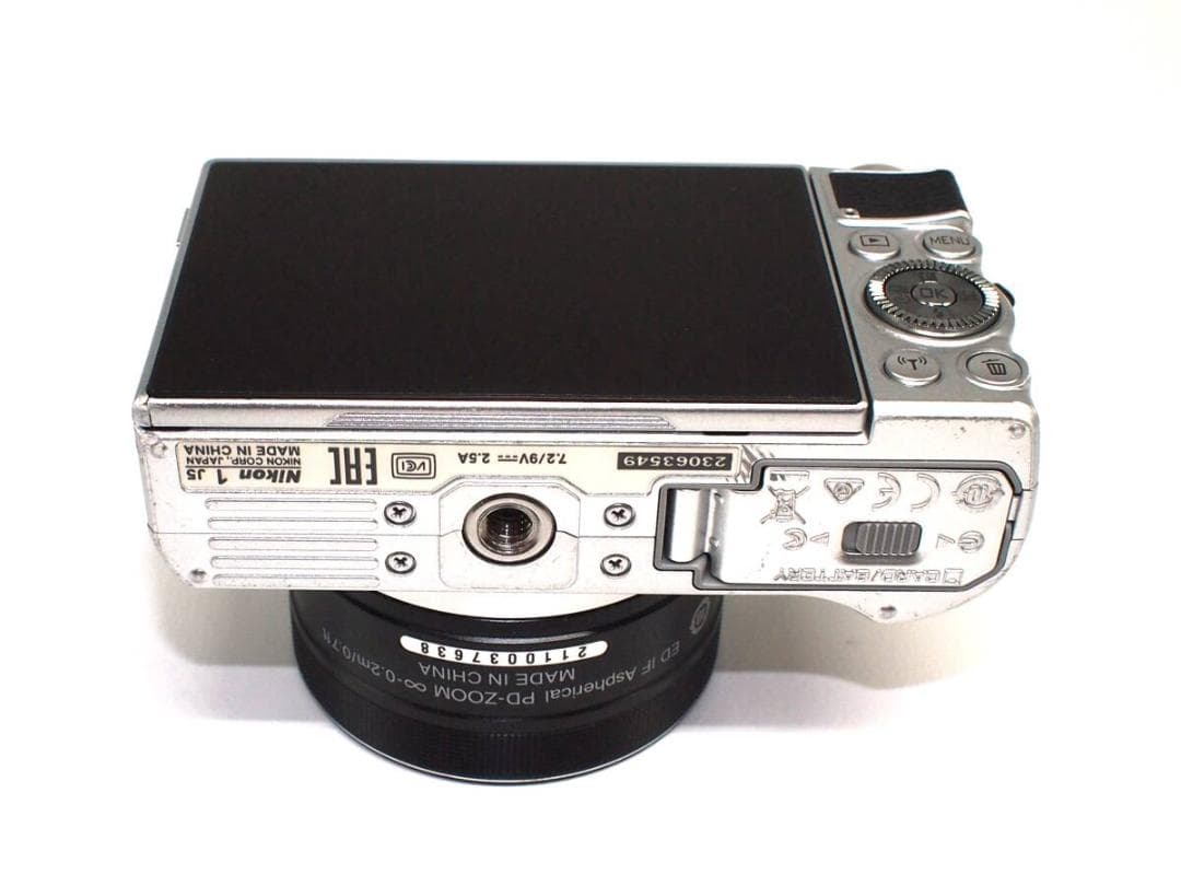 ★極上品★ Nikon 1 J5 標準パワーズームレンズキット