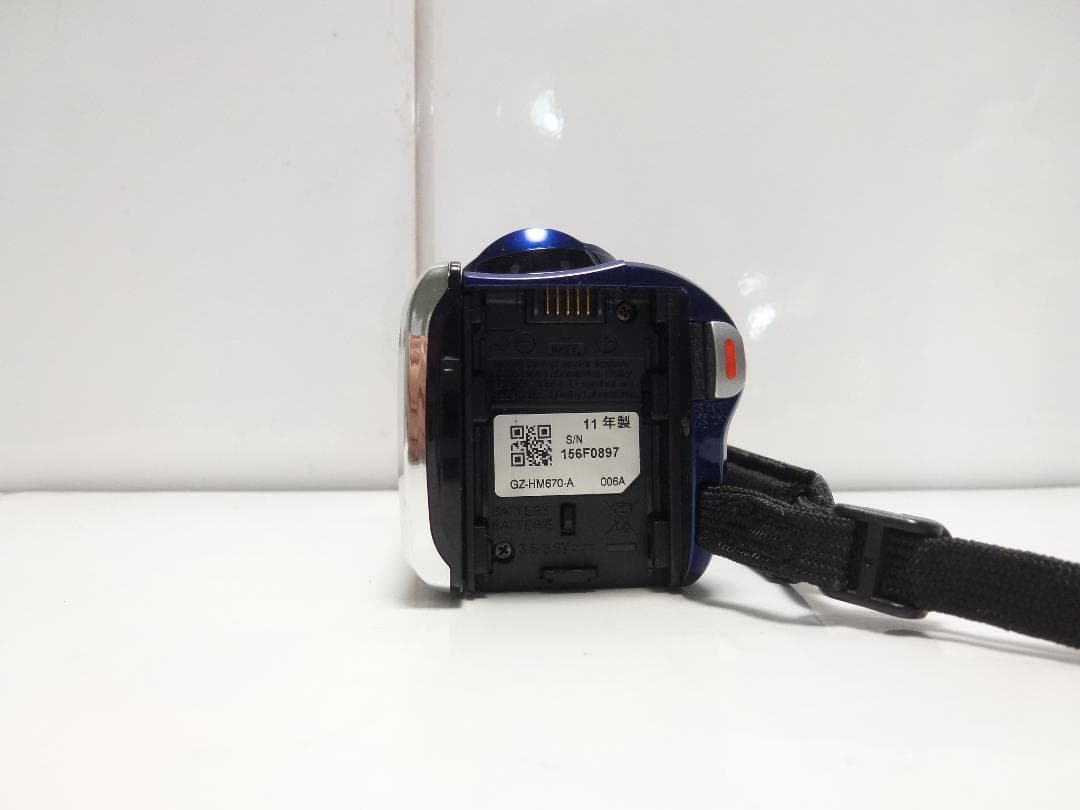 大人気動作品　ビクター　JVC Everio GZ-HM670 ビデオカメラ