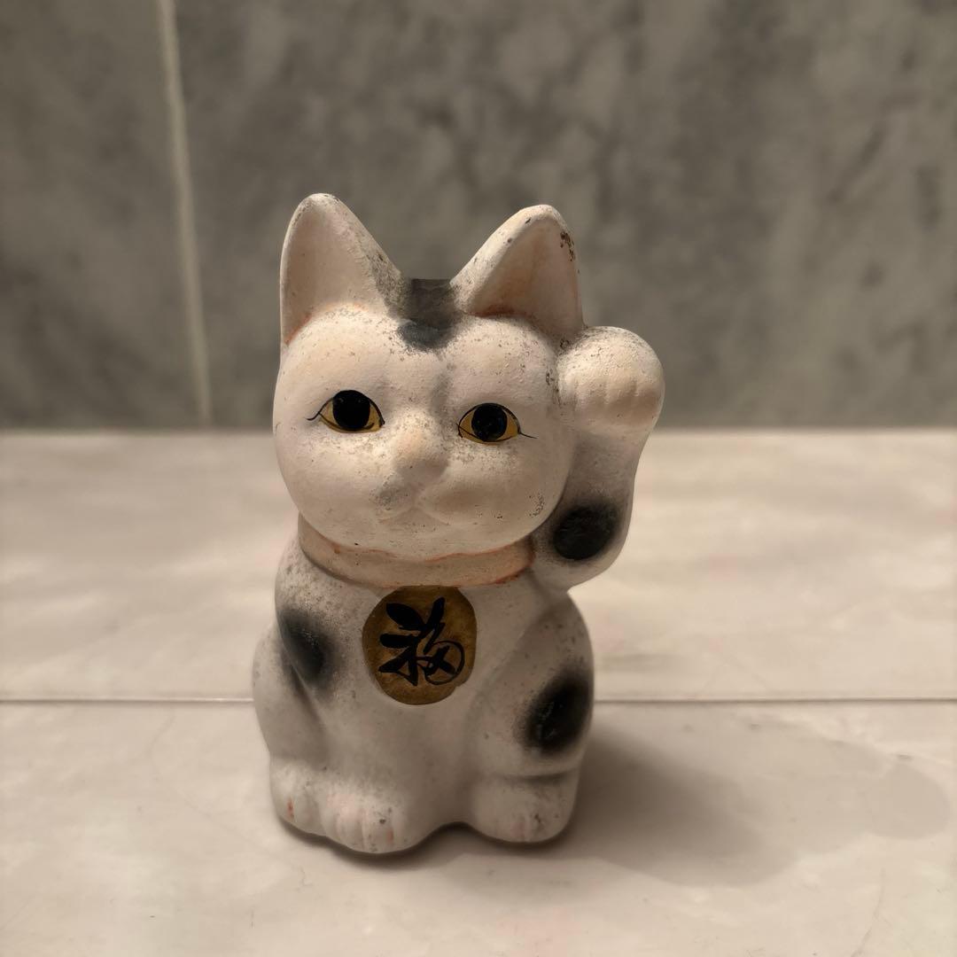 ヴィンテージ美しい瞳が神秘的で微笑む姿が秀逸な招き猫