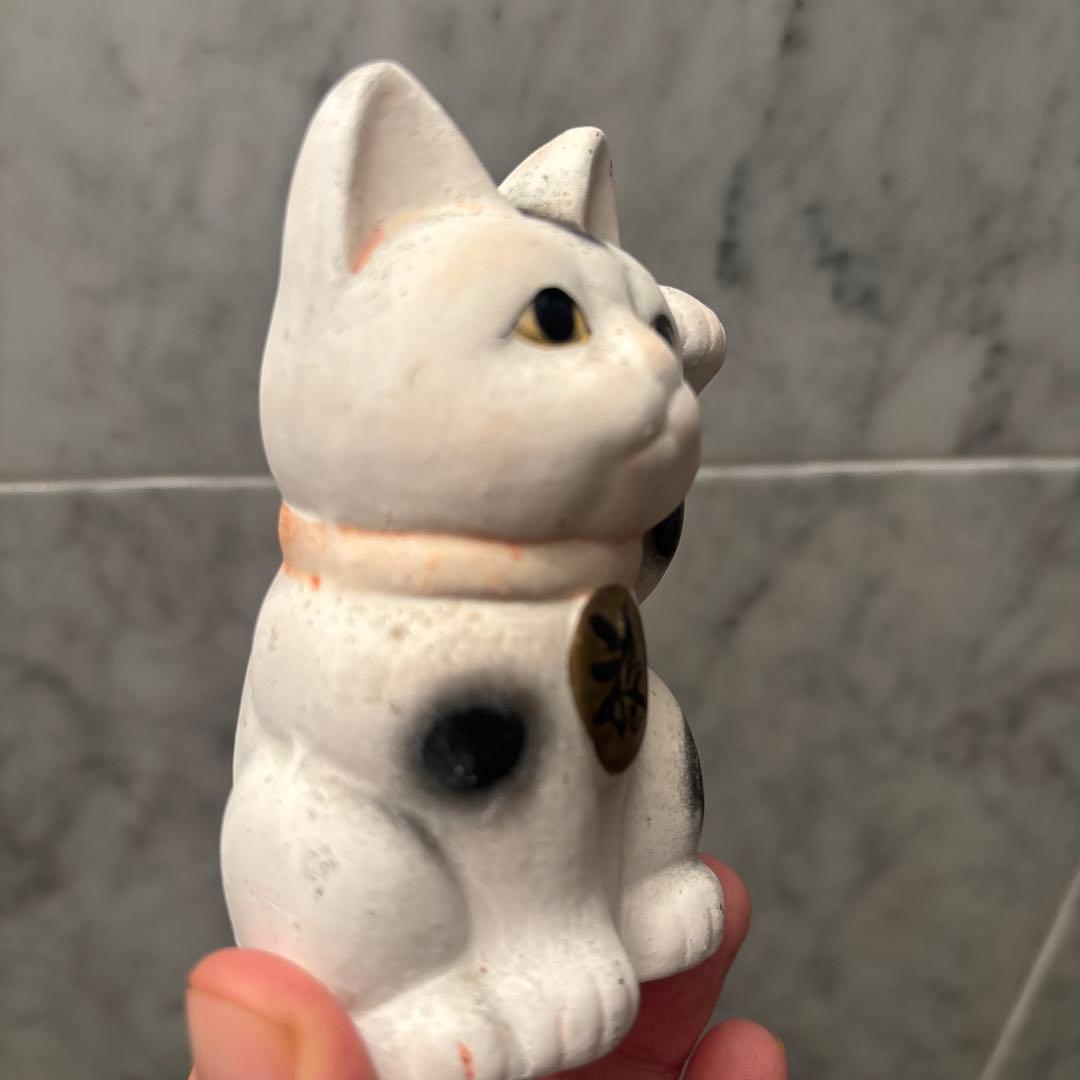 ヴィンテージ美しい瞳が神秘的で微笑む姿が秀逸な招き猫