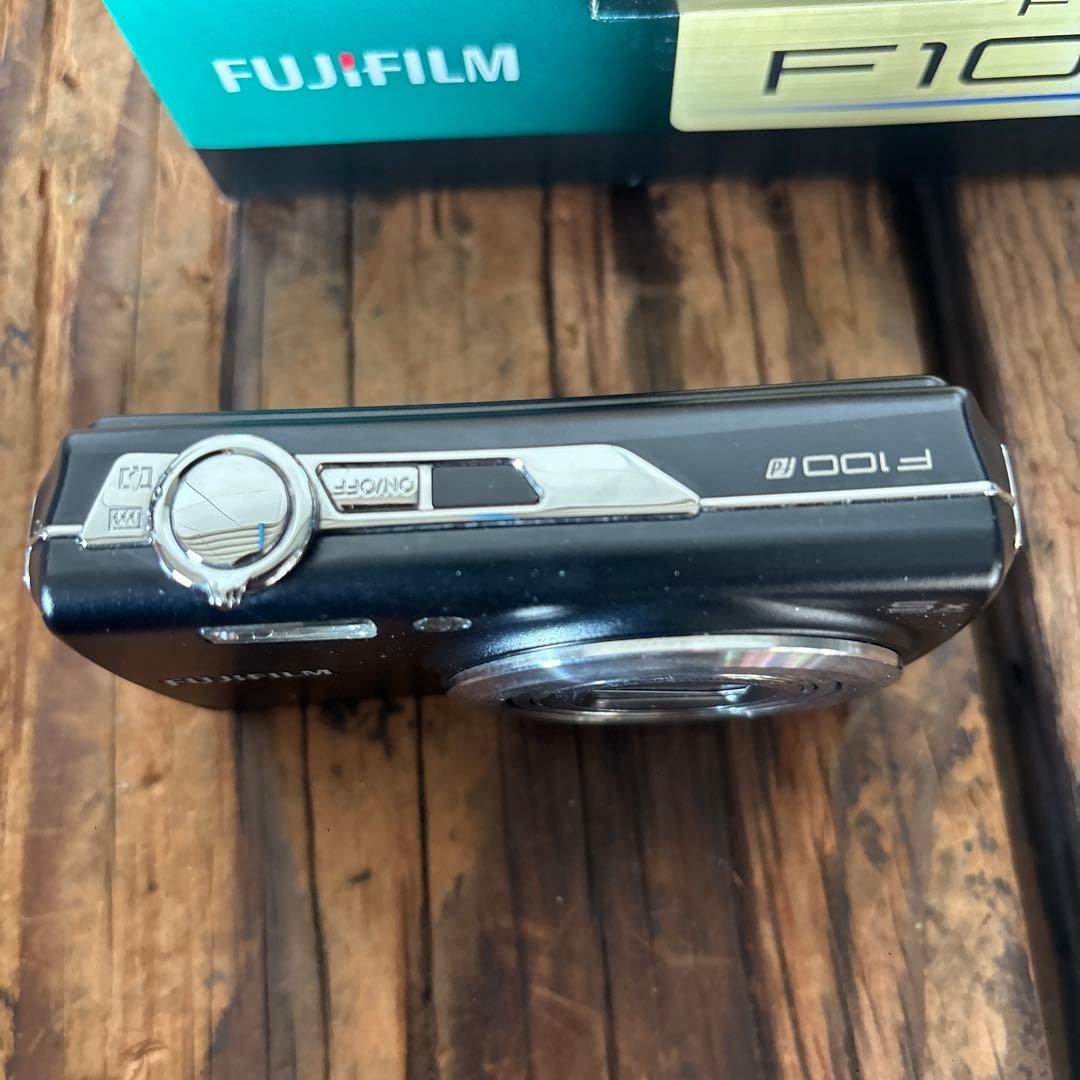 Fujifilm FinePix F100fd コンパクトデジタルカメラ　箱付