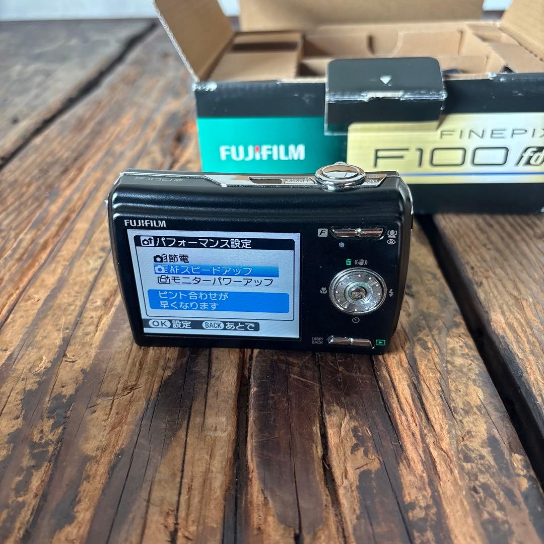 Fujifilm FinePix F100fd コンパクトデジタルカメラ　箱付