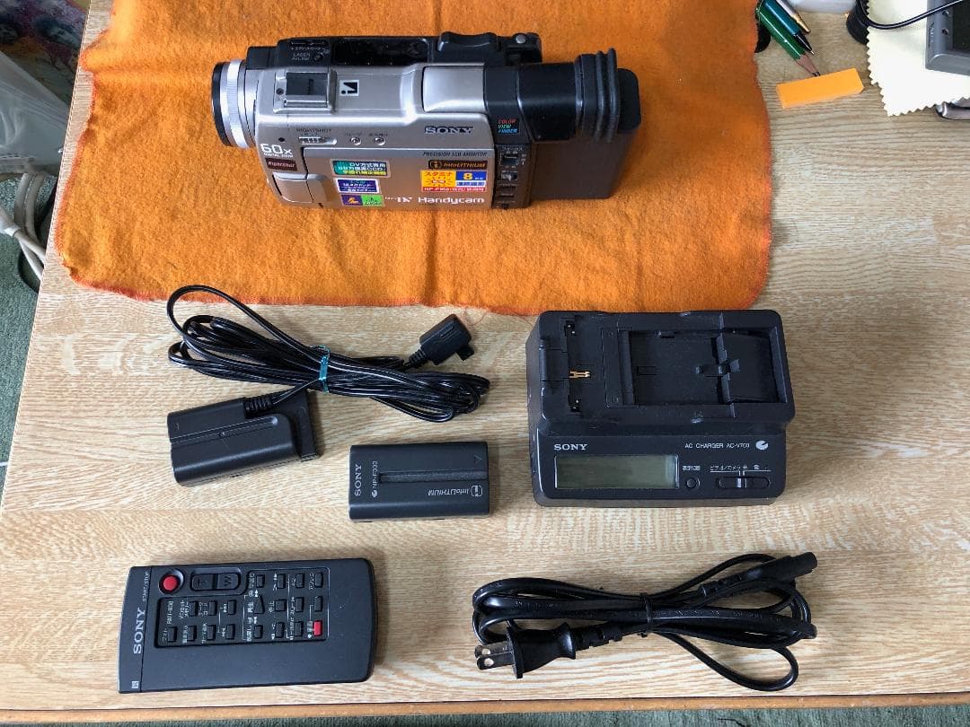 ビデオカメラ SONY DCR-TRV8 MiniDV