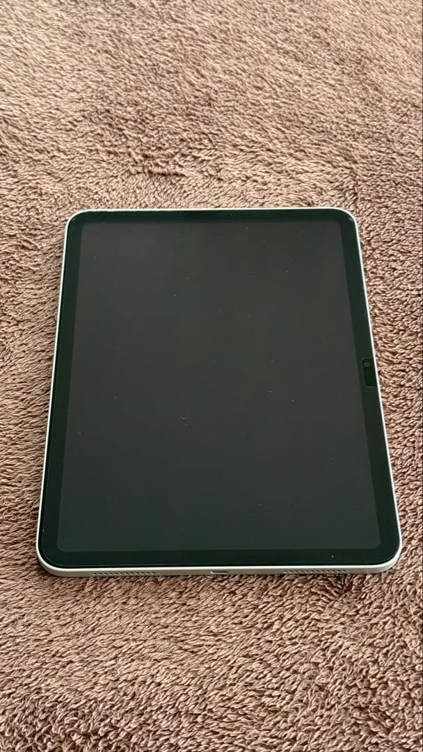 【美品】Apple iPad A16 (第11世代) 256GB シルバー