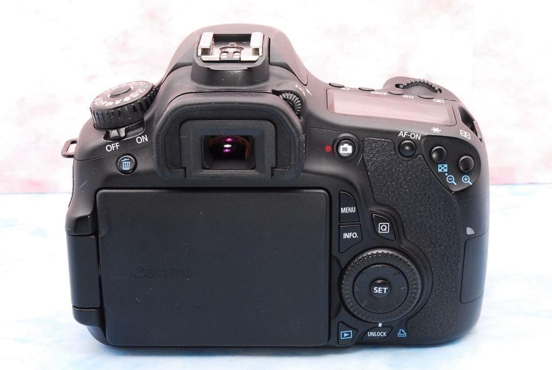 Canon EOS 60D☆バッグ付☆超望遠レンズ付Wレンズ☆一眼レフカメラ