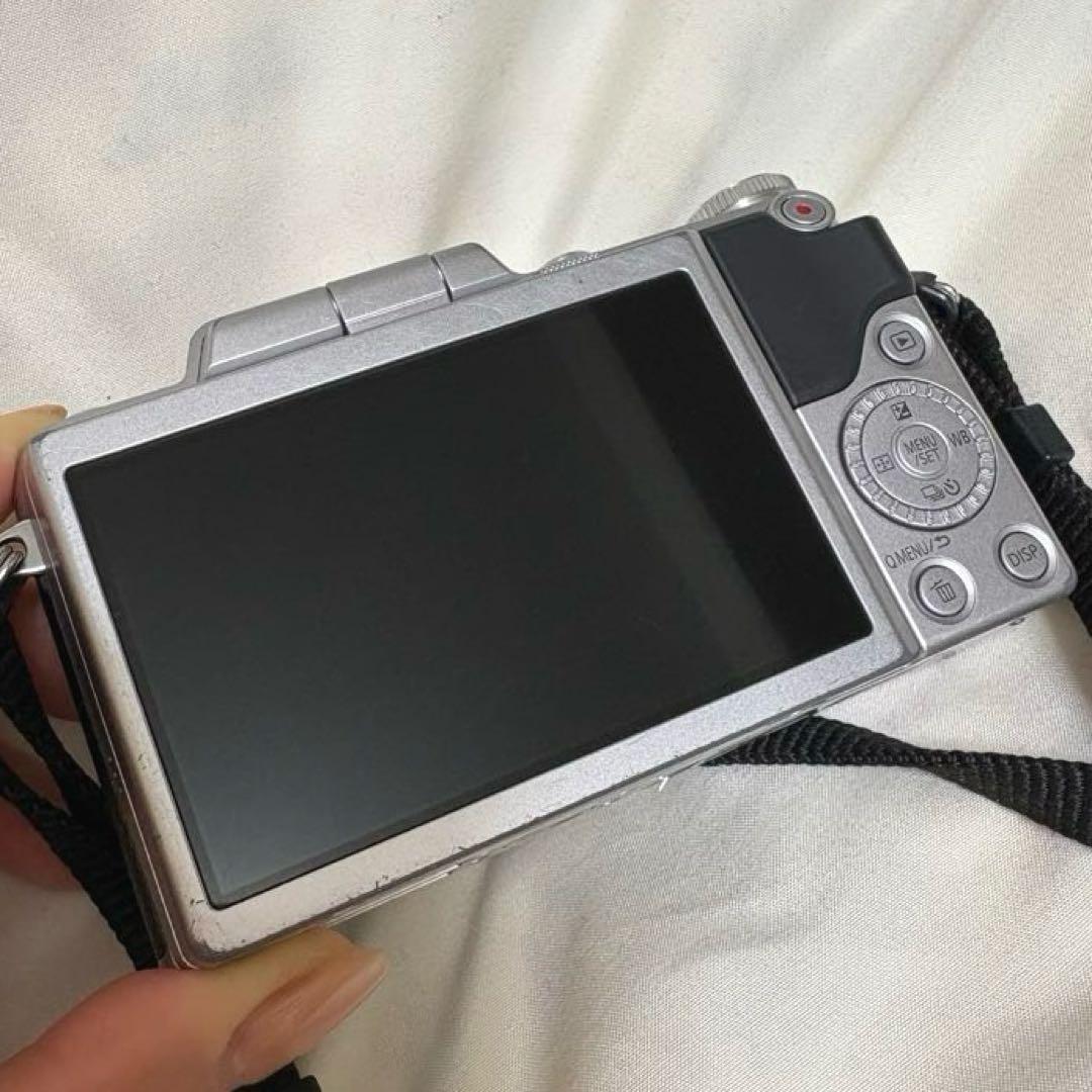 Panasonic LUMIX DMC-GF7W シルバー