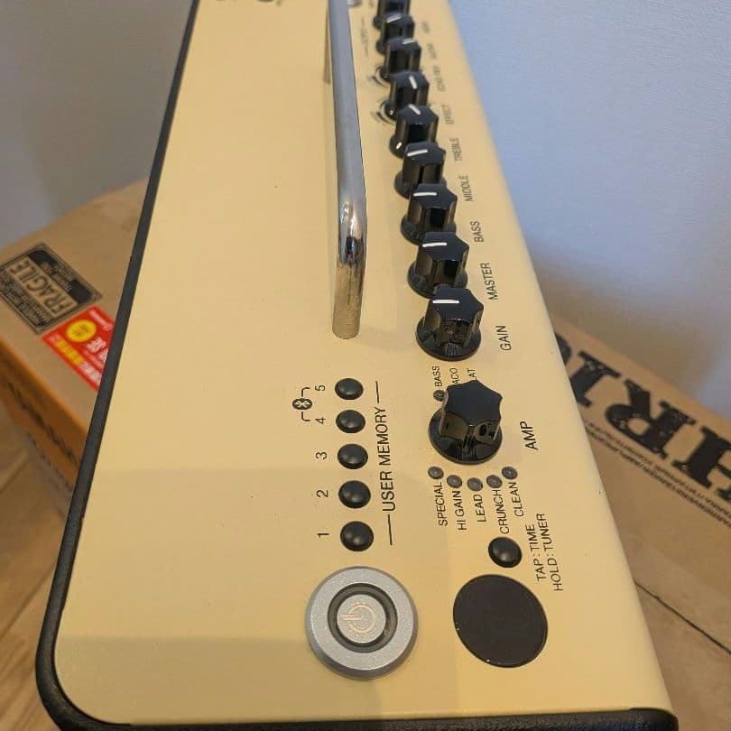 箱付き　YAMAHA THR10II ギターアンプ クリーム色