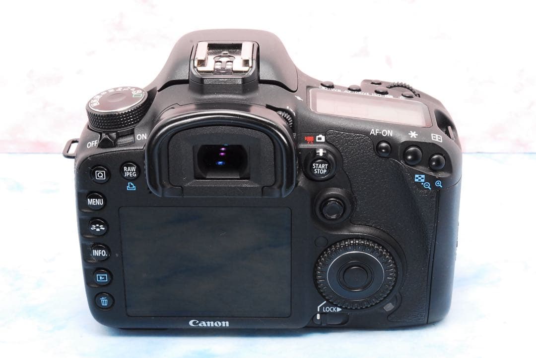 キャノン EOS 7D★便利な高倍率レンズ★一眼レフカメラ★ショット数少！