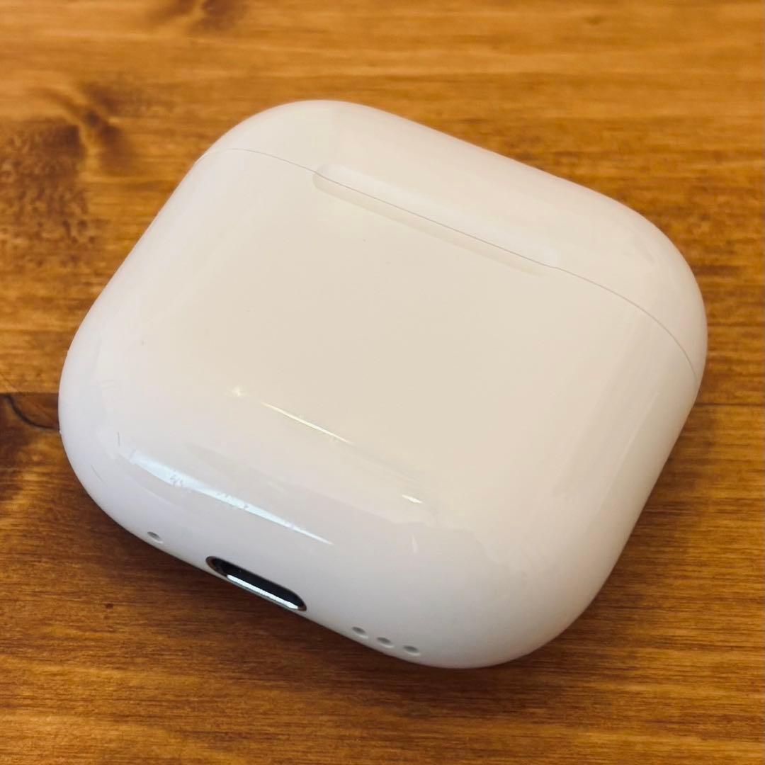 【美品】AirPods4 4世代　充電ケース　A3059 ANC