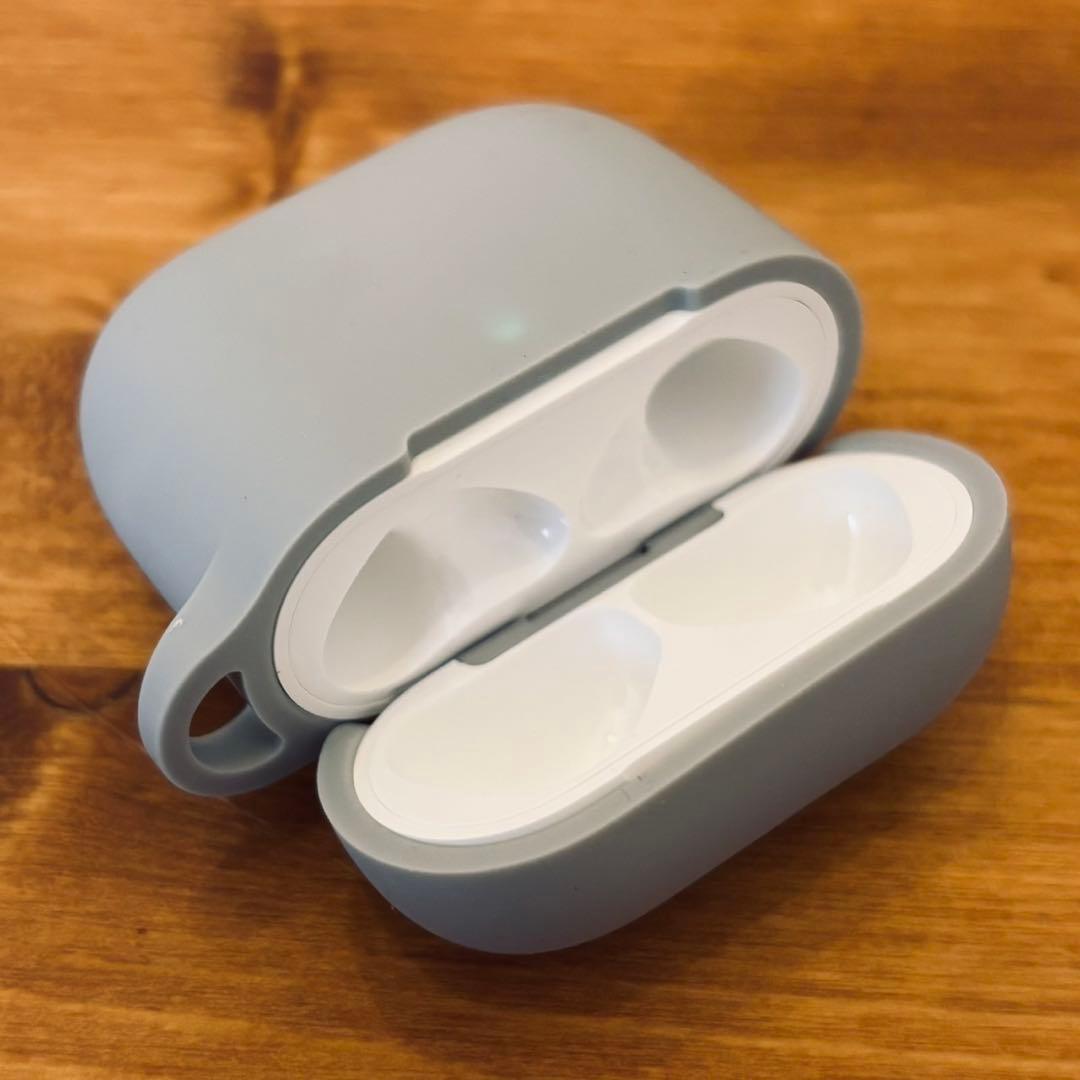 【美品】AirPods4 4世代　充電ケース　A3059 ANC