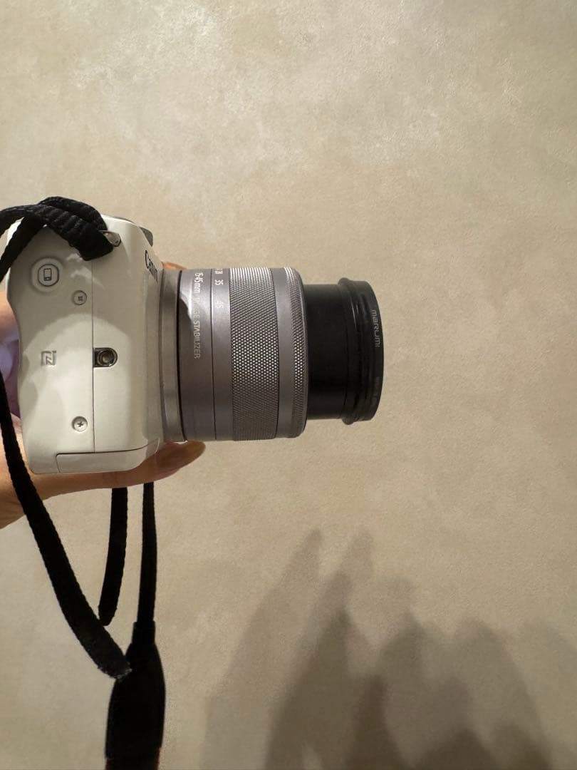 美咲【美品*付属品付き】canon EOS M10ミラーレスカメラ