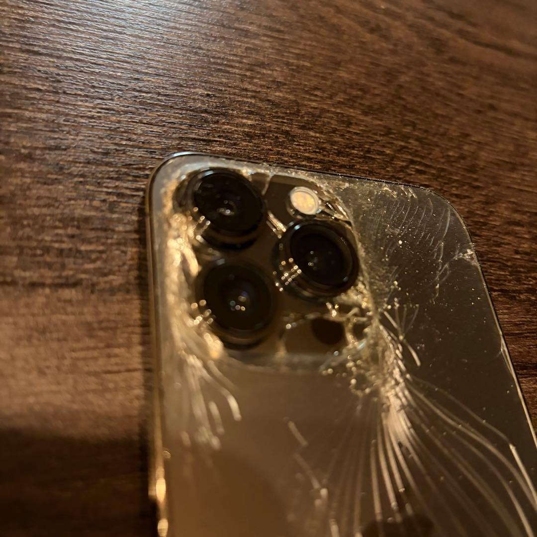 iPhone 13 Pro 256GB グラファイト【背面割れ・ジャンク品】