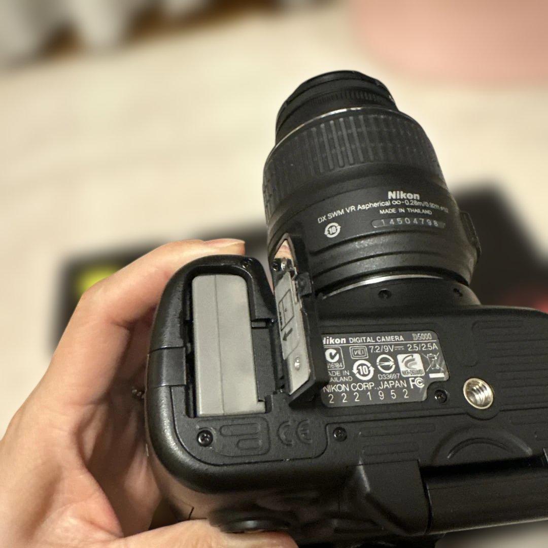Nikon D5000 ダブルズームキット 美品